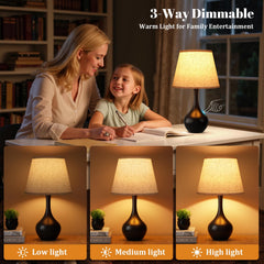 Seealle lámpara encendida junto a cama por la noche, luz suave para leer