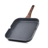 SENSARTE grill pan front view showing square surface and ridges, highlighting capacity