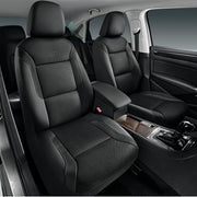 Skechers funda frontal mostrando ajuste y protección del asiento