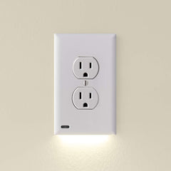 SnapPower placa frontal blanca mostrando LED integrado y estética limpia