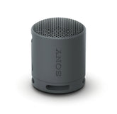 Sony SRS-XB100 frontal negro mostrando diseño compacto y sonido potente