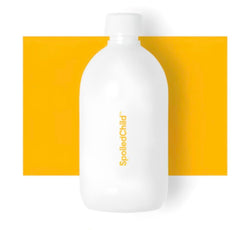 SpoiledChild botella frontal mostrando etiqueta y sabor piña beneficios estéticos