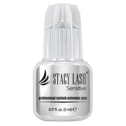 STACY LASH frasco frontal mostrando diseño y volumen profesional
