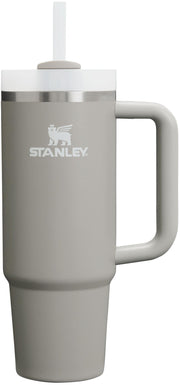 STANLEY Quencher 30 oz frente mostrando diseño y color Ash, durabilidad visible