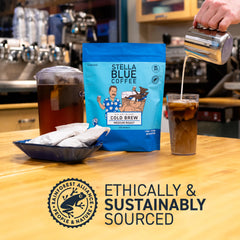 Stella Blue bolsa en jarra con hielo para cold brew frío y limpio