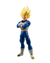 TAMASHII NATIONS Vegeta frontal mostrando detalle y fidelidad estética