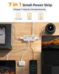 TESSAN detalle de puertos USB‑C y USB‑A para carga rápida y múltiples dispositivos