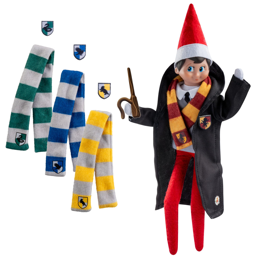 The Elf on the Shelf presentación frontal del uniforme Hogwarts, añade magia navideña
