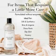 The Laundress detalle de la etiqueta con instrucciones claras y diseño