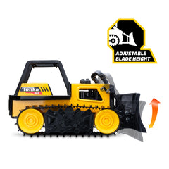 Tonka blade action closeup highlighting movable scoop for digging benefit