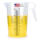 Turnah jarra frontal 64oz mostrando diseño y capacidad para medir fácilmente