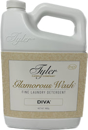 TYLER CANDLE COMPANY envase frontal Diva mostrando etiqueta y beneficio de limpieza