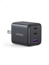 UGREEN vista frontal del cargador 30W compacto con diseño elegante