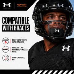 Under Armour protector bucal colocado en casco demostrando uso real