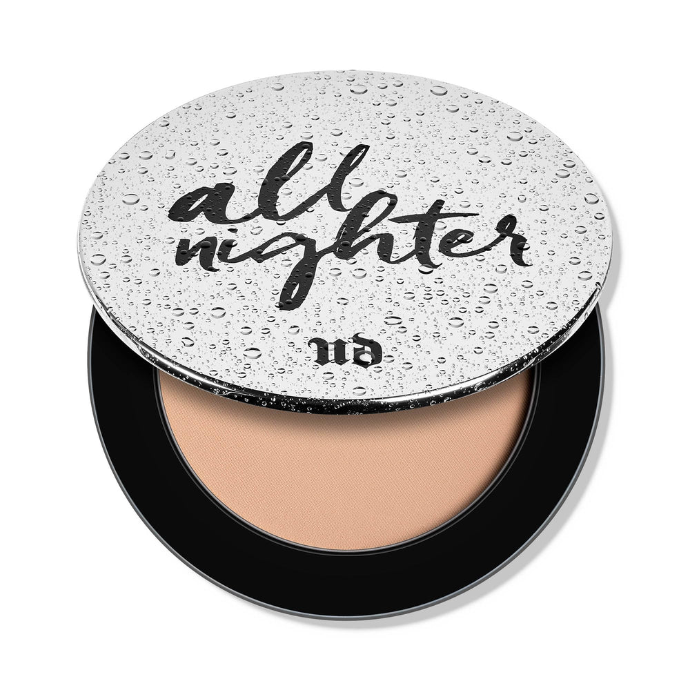 Urban Decay All Nighter frente mostrando diseño y cierre práctico para fijación prolongada
