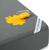 Utopia Bedding vista frontal del protector en su empaque, protección clara