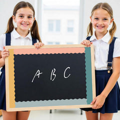 VABAMNA bordes aplicados en pizarra escolar mejorando la apariencia