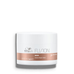 Wella Professionals envase frontal mostrando la mascarilla y su beneficio reparador