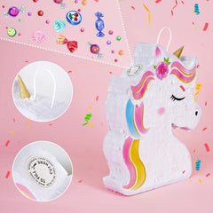 WERNNSAI piñata en mano para comparar tamaño y uso práctico