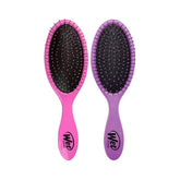 Wet Brush pack frontal mostrando los dos cepillos rosa y morado y su beneficio desenredado suave