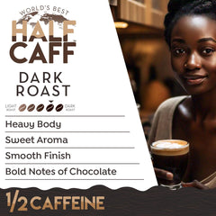 World's Best Half Caff taza de café preparado mostrando color oscuro y crema atractiva