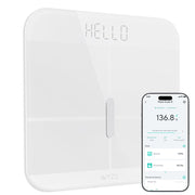 Wyze báscula frontal blanca mostrando pantalla LED y diseño minimalista