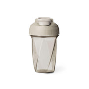 YETI bote frontal mostrando diseño y capacidad, ideal para mezclas sin bola