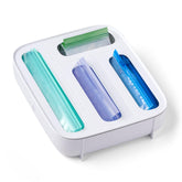 YouCopia StoraBag vista frontal del dispensador blanco, mantiene bolsas ordenadas