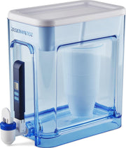 ZeroWater dispensador frontal 22 tazas mostrando capacidad y diseño práctico