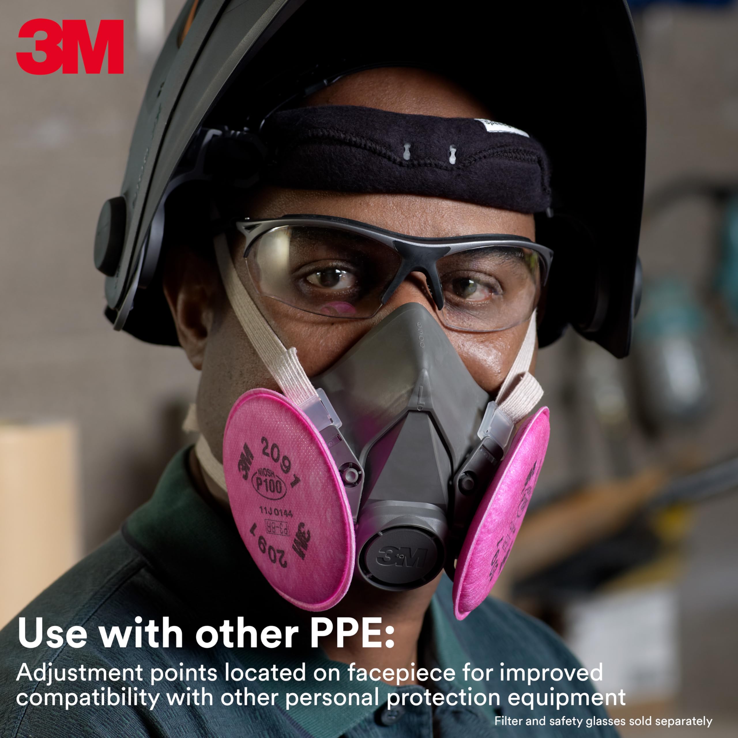 3M 6300 en uso por operario en taller mostrando protección respiratoria