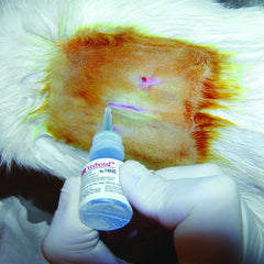 3M Vetbond adhesivo con tinte azul mostrando la textura y visibilidad