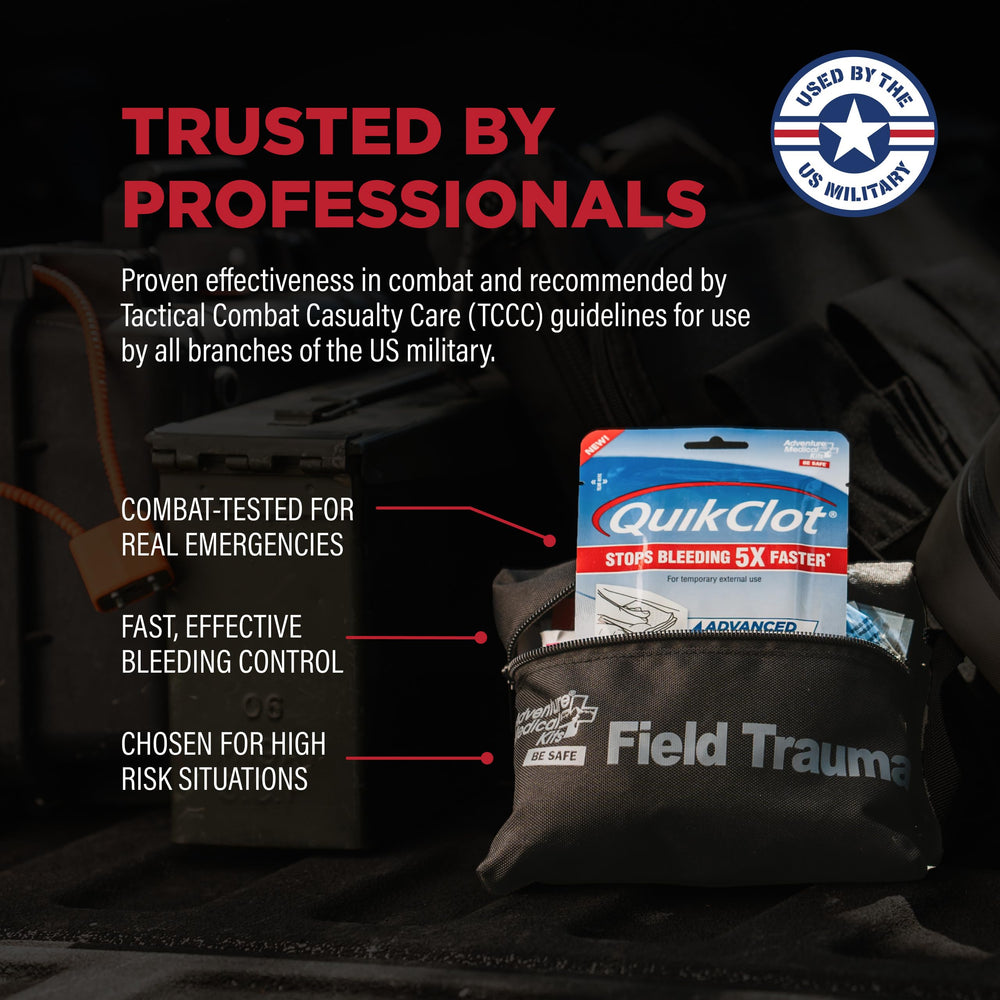 Adventure Medical Kits — gasa junto a mano para comparar tamaño y portabilidad