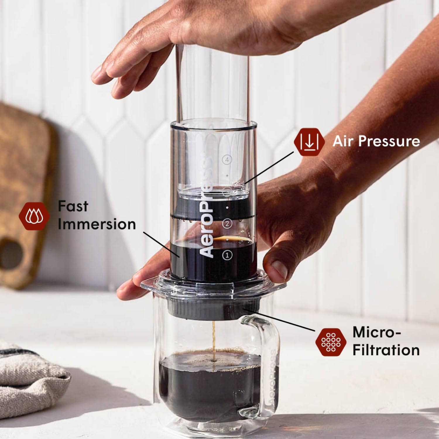 AeroPress detalle de la válvula en la tapa Flow Control para detener goteo rápido