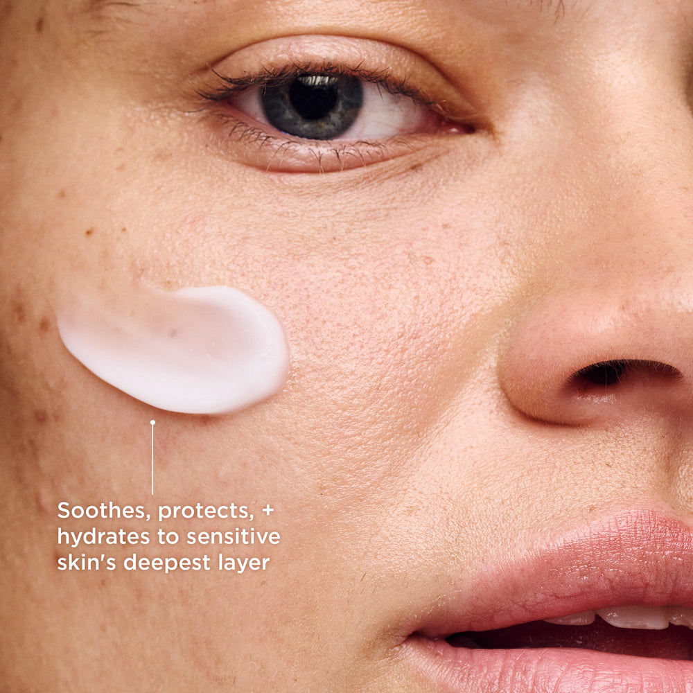 AESTURA textura en gel-crema extendida que muestra absorción rápida y frescor
