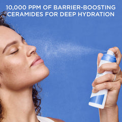 AESTURA pulverizando sobre rostro para refrescar e hidratar al instante