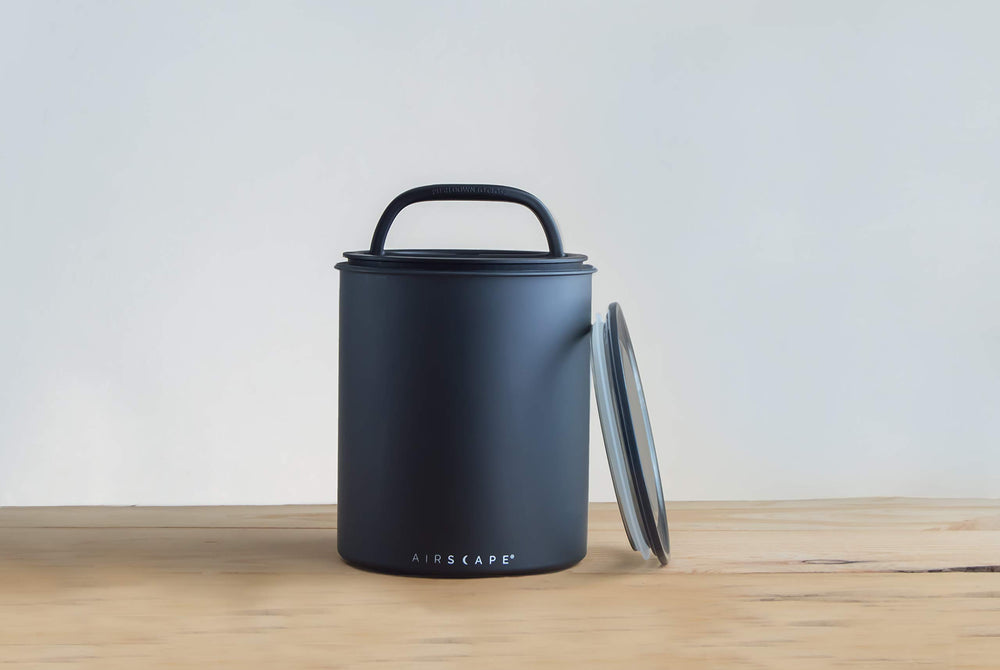 AirScape en uso mientras se llena con granos, preservación inmediata del aroma