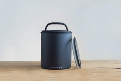 AirScape en uso mientras se llena con granos, preservación inmediata del aroma