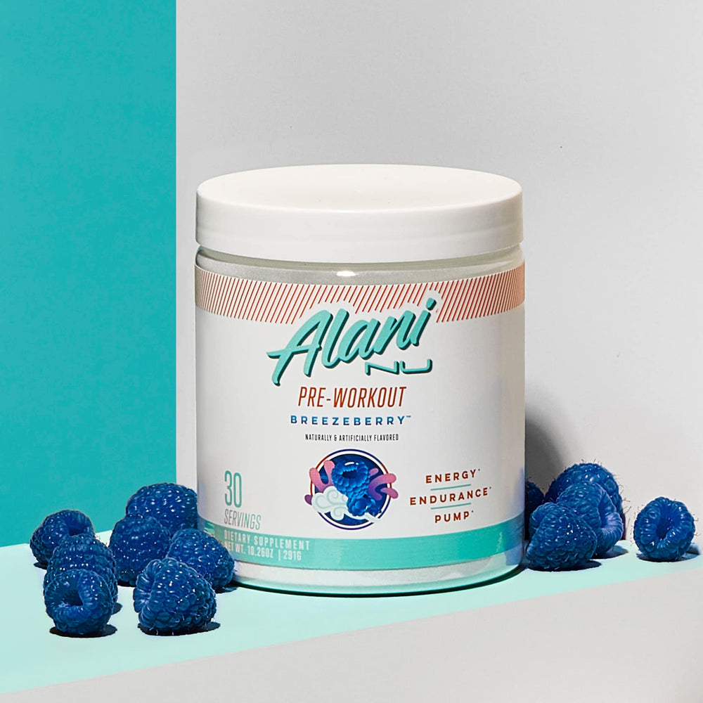 Alani Nu polvo disolviéndose en agua para mezcla rápida y sin grumos