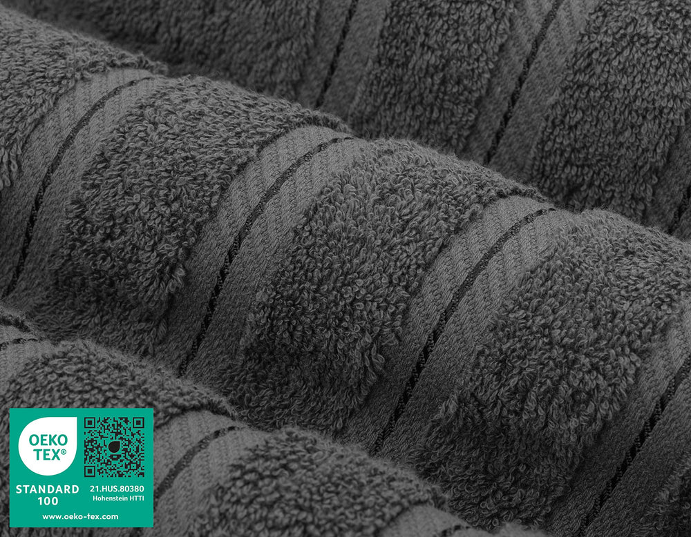American Soft Linen toalla en uso tras ducha, absorbe agua eficazmente