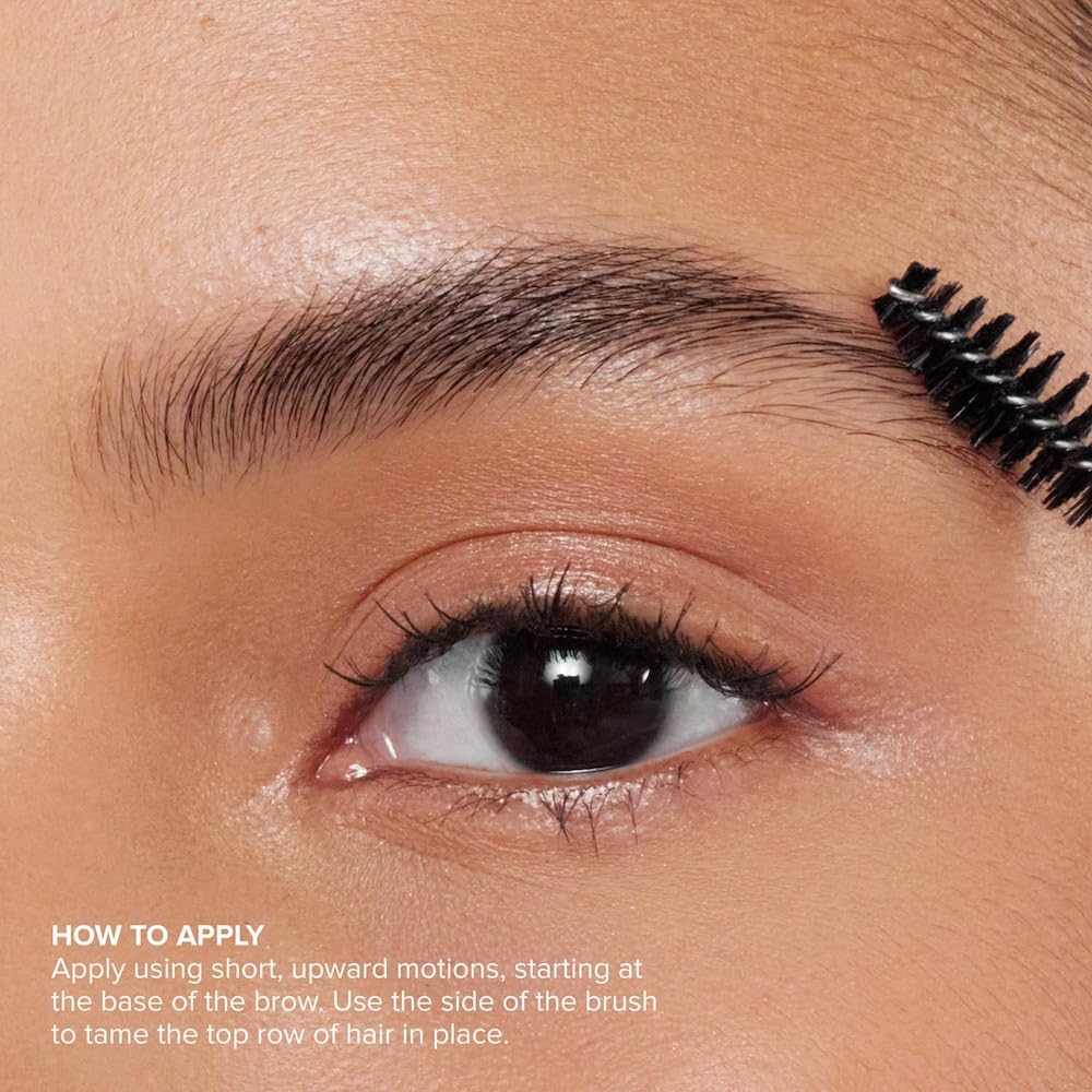 Anastasia Beverly Hills frasco abierto mostrando aplicador y tapa compacta