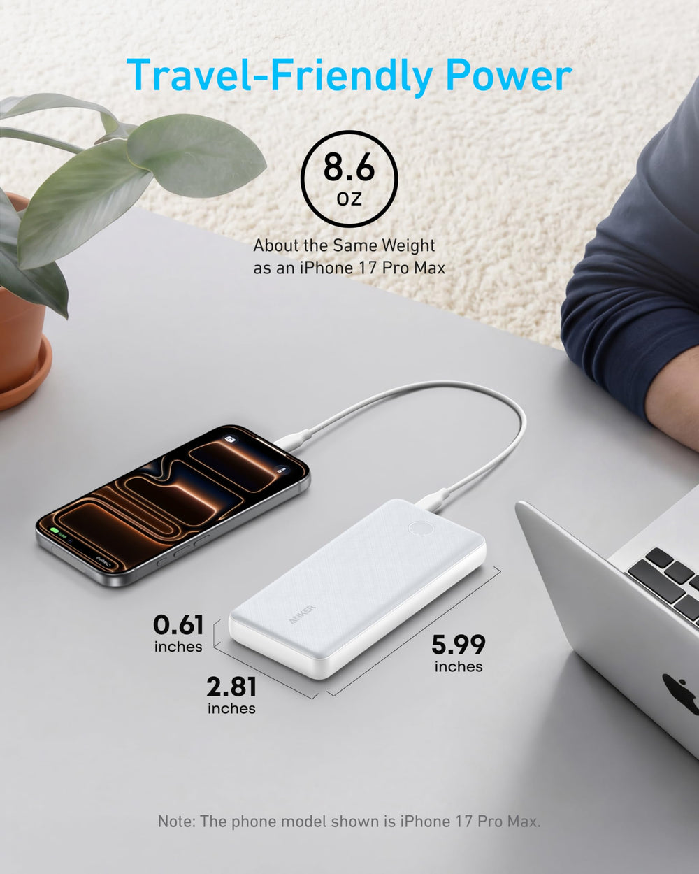 Anker PowerCore Slim 10000 junto a un teléfono mostrando recarga adicional