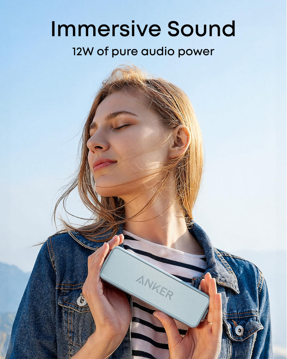 Anker Soundcore 2 en la playa resistiendo salpicaduras, música sin pausa
