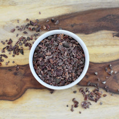 Galletas horneadas con Anthony's cacao nibs integrados, realzan sabor y crocancia