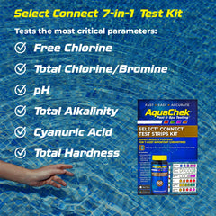 AquaChek tira en uso sobre piscina para resultados rápidos y convenientes