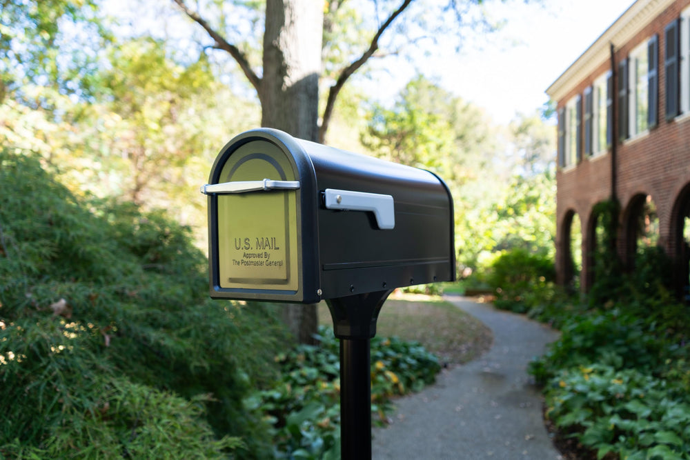 Architectural Mailboxes Chadwick detalle del mango de aluminio fundido para uso cómodo y duradero