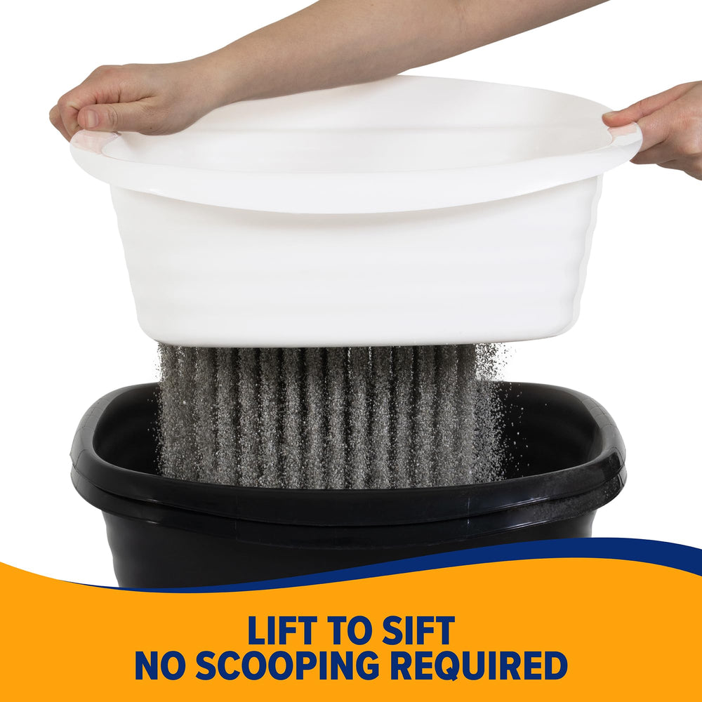 Arm & Hammer close-up of sifting tray holes showing efficient clump separation benefit