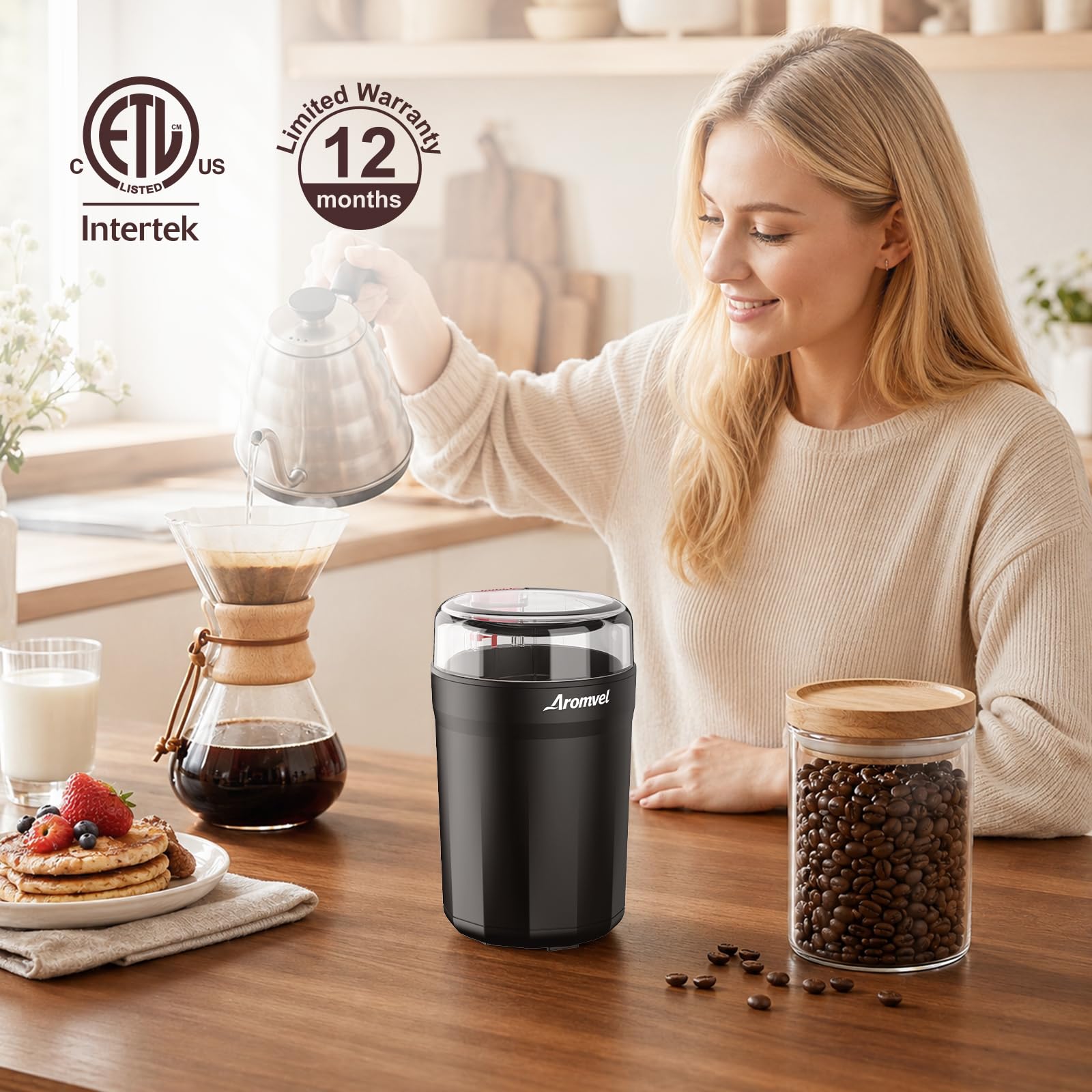 Aromvel colocado en encimera de cocina urbana mostrando estilo y utilidad