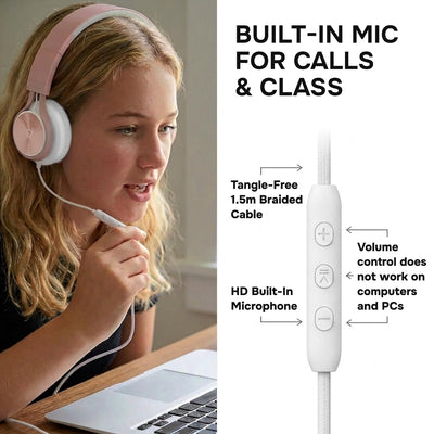 ARTIX niño usando auriculares en estudio, concentración mejorada
