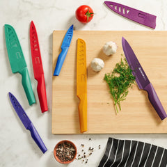 Astercook cuchillo cortando verduras para mayor precisión y control