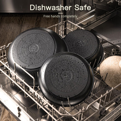 Astercook pot with lid detail highlighting tight seal and easy handling